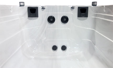 Swim spa features and jets